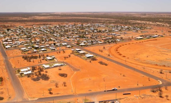 Tiny Outback town attracts interest from around the world